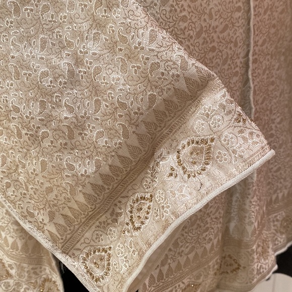 Elegant Silk Jacket MAGGIE WALT DEDIGN - Picture 6 of 16